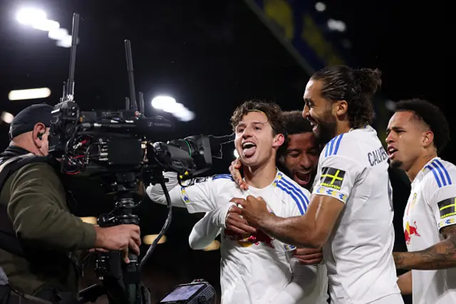 Brenden Aaronson of Leeds United celebrates