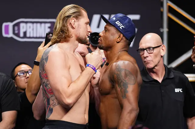 Alexander Volkov faces off with Jailton Almeida