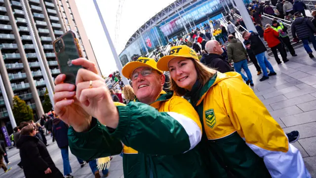 Australia fans take a selfie