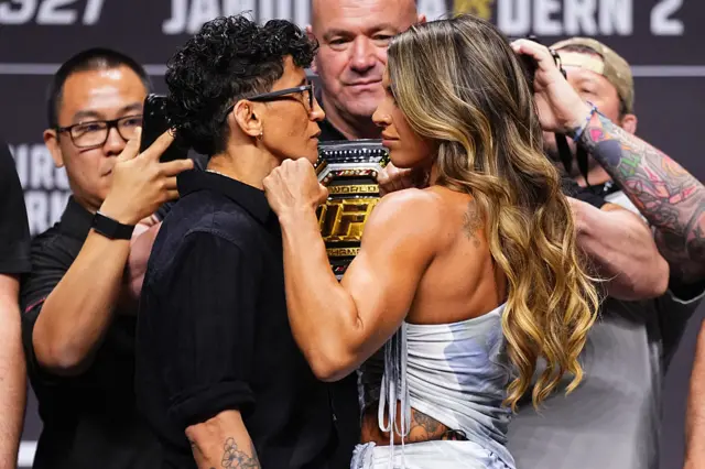 Virna Jandiroba and Mackenzie Dern face-off
