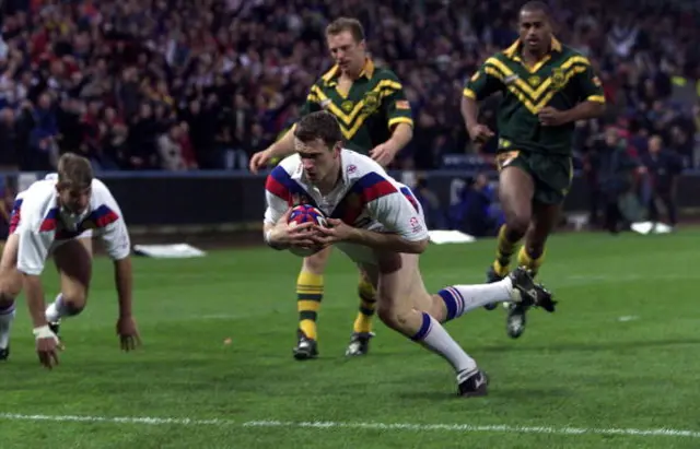 Jamie Peacock of Great Britain scores the first try during the Great Britain v Australia Guinness First Test match at the Alfred McAlpine Stadium, Huddersfield