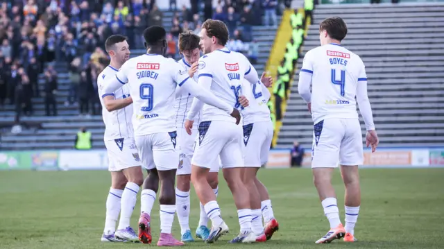 St Johnstone players celebrating