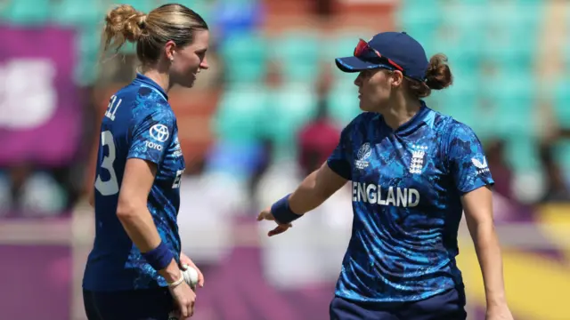 Lauren Bell and Nat Sciver-Brunt