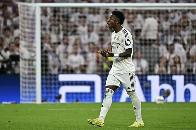 Vini junior is a bit vexed as he is substituted