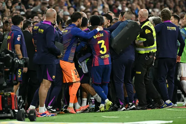 El Clasico players and staff fight