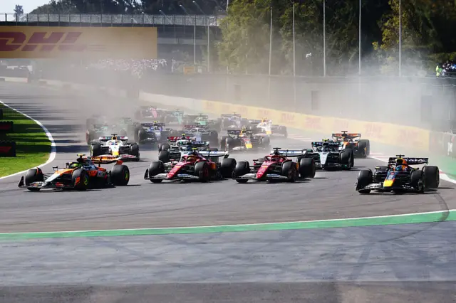 Lando Norris leading the Mexico City Grand Prix