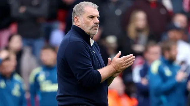 Ange Postecoglou clapping