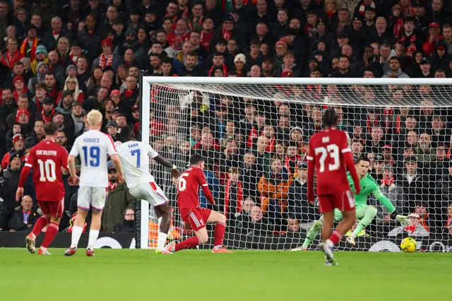Ismaila Sarr of Crystal Palace scores his team's first goal