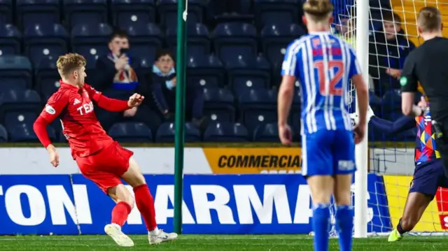 Stuart Armstrong puts Aberdeen in front