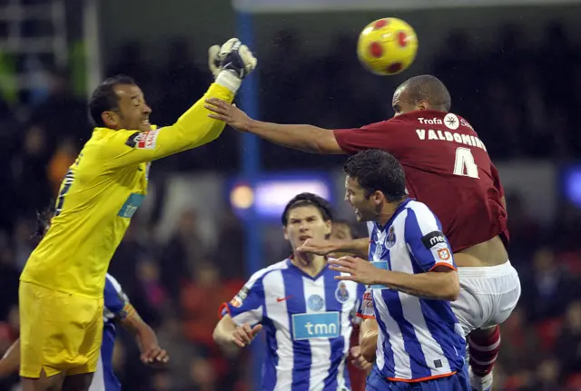 Nuno Espirito Santo punches the ball