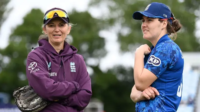 Charlotte Edwards and Nat Sciver-Brunt
