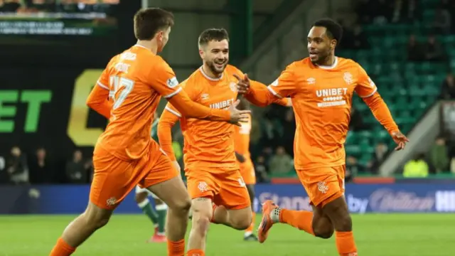 Rangers seal victory over Hibs