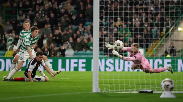 Johnny Kenny scores for Celtic
