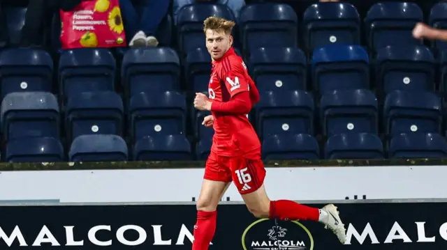 Stuart Armstrong scores