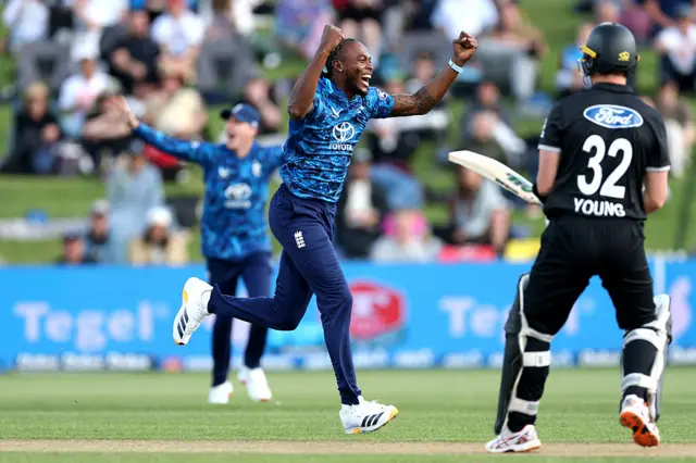 Jofra Archer celebrates wicket