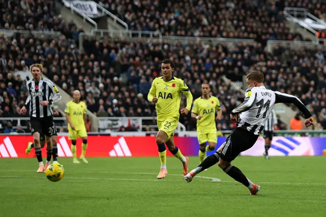 Harvey Barnes of Newcastle United shoots