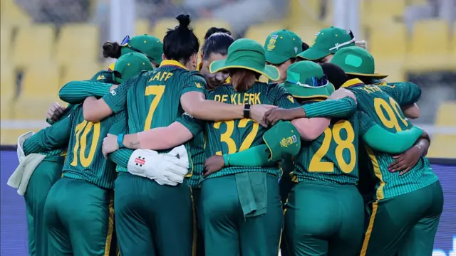 Players of South Africa huddle prior to the ICC Women's Cricket World Cup