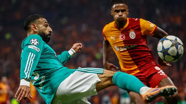Mo Salah playing against Galatasaray