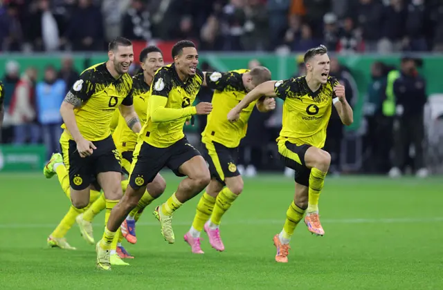 Borussia Dortmund players celebrate