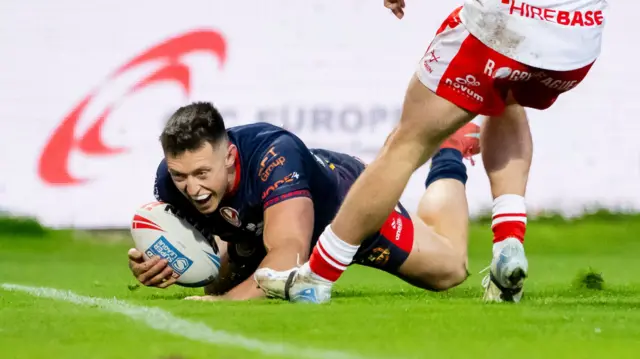 Deon Cross scores a try for St Helens at Hull KR
