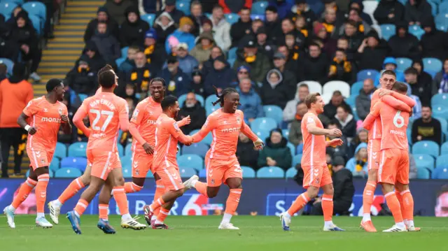 Coventry City's Brandon Thomas-Asante (centre) celebrates scoring