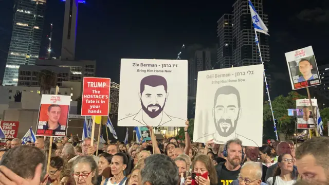 Crowds in Tel Aviv