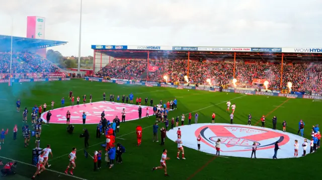 Kick-off at Craven Park between Hull KR and St Helens