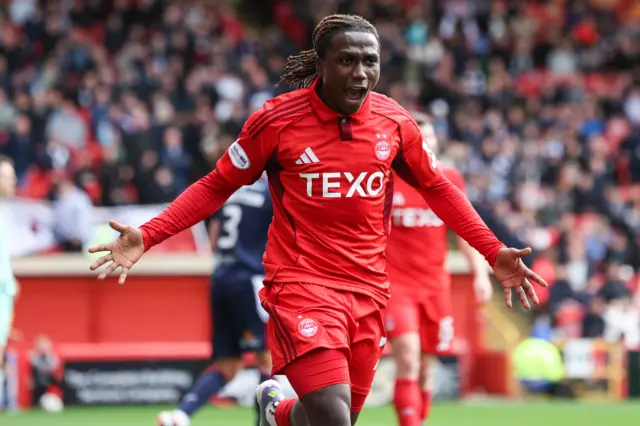 Emmanuel Gyamfi celebrates his goal