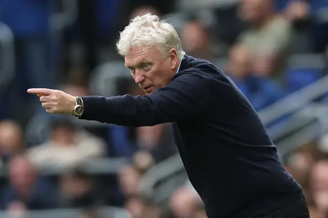 David Moyes gestures