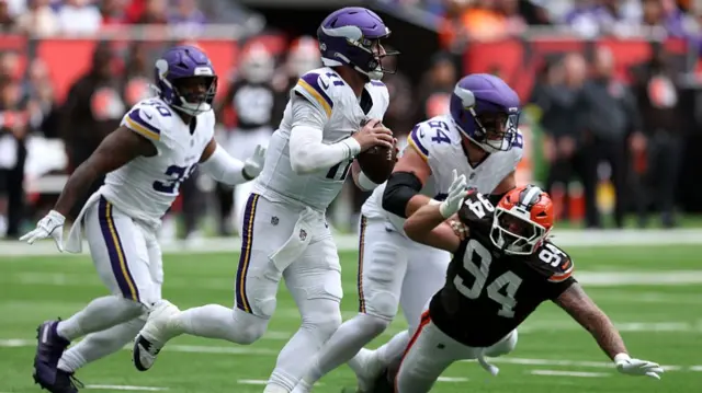 Minnesota Vikings play Cleveland Browns at Tottenham in the NFL