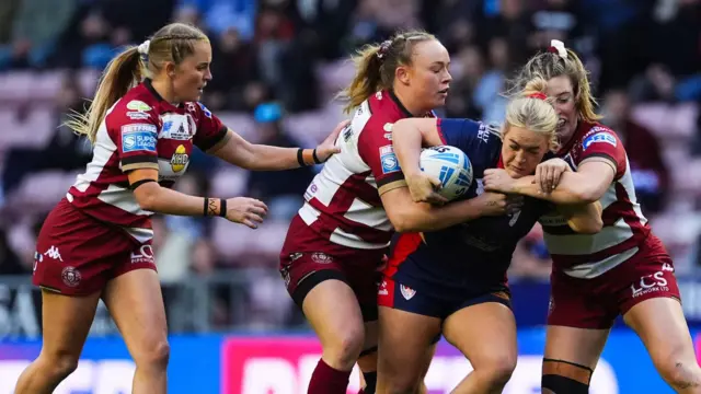 Wigan face St Helens in the 2025 Women's Super League Grand Final