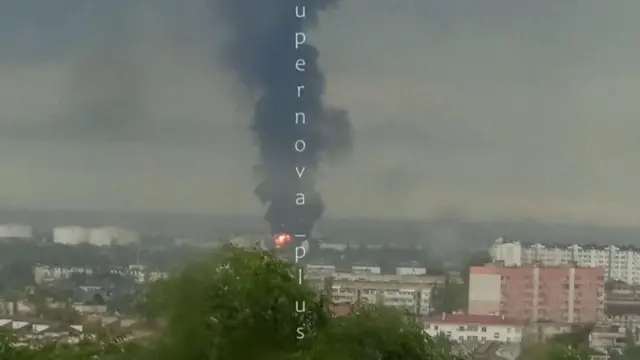 A verified image showing the fire at the oil depot in Feodosia