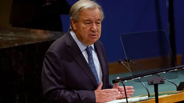 image of Guterres standing at podium speaking