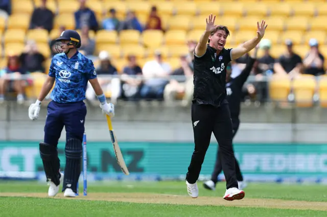 Joe Root trapped lbw by Zak Foulkes