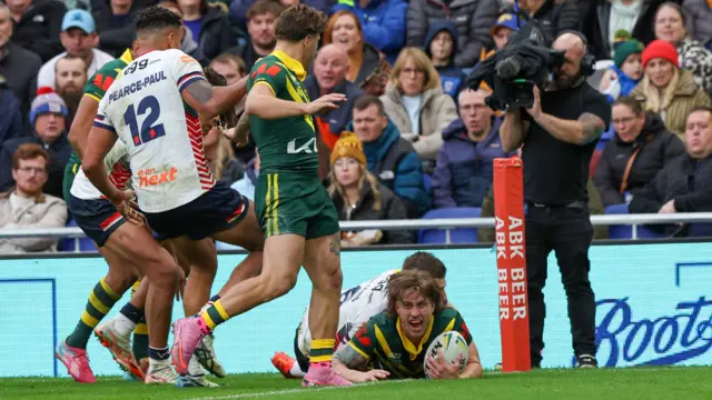 Cameron Munster scores a try