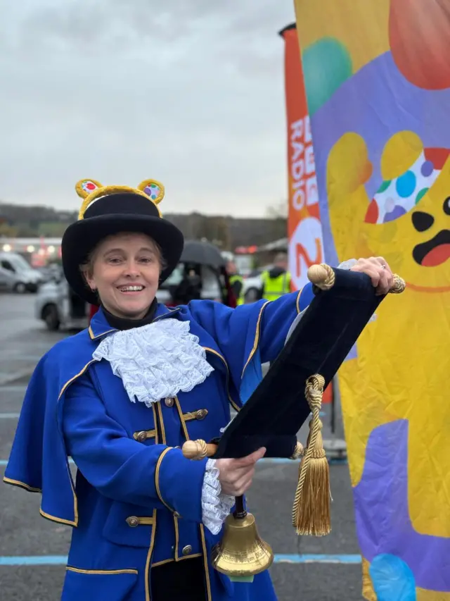 Helen Wearmouth, Hexham Town Crier: "Five days, 135 miles, taking Pudsey back to Pudsey! Keep going Sara, the Nation's behind you!"
