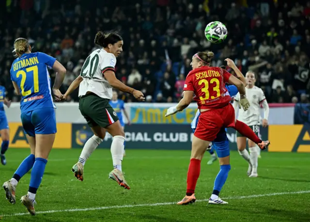 Chelsea's Sam Kerr misses a chance to score