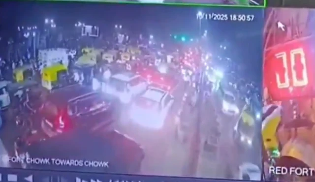 A video of a CCTV feed showing lots of cars in traffic. The date on the video is 10/11/2025 and the timestamp is 18:50