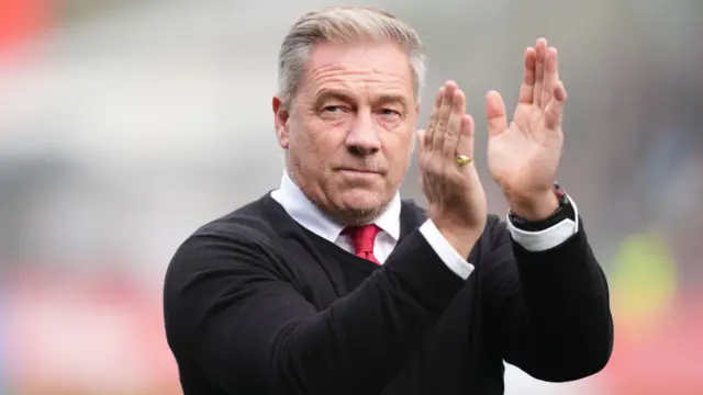 Crawley boss Scott Lindsey applauds supporters