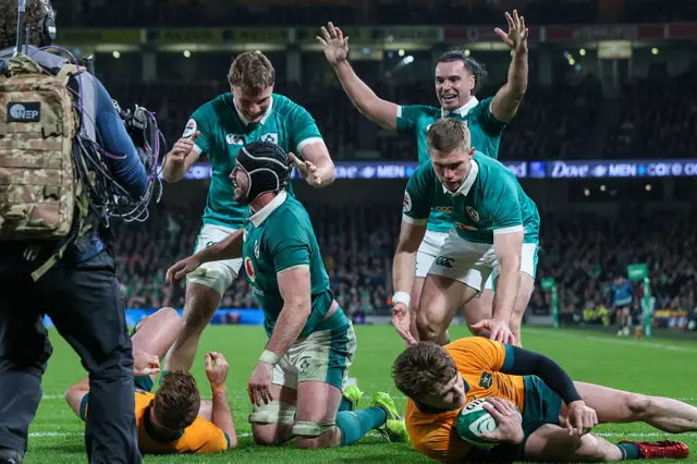 Caelan Doris scores a try