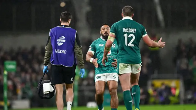 Bundee Aki replaces Stuart McCloskey