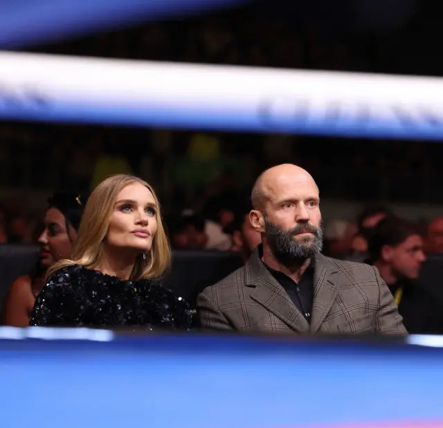 Rosie Huntington-Whiteley and Jason Staham at ringside