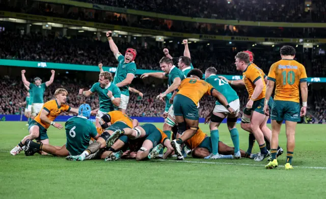 Ireland celebrate Gus McCarthy's late try
