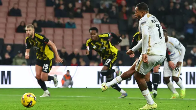Nathaniel Mendez-Laing converts from the penalty spot