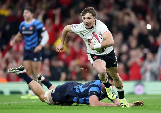 Dan Edwards scores for Wales
