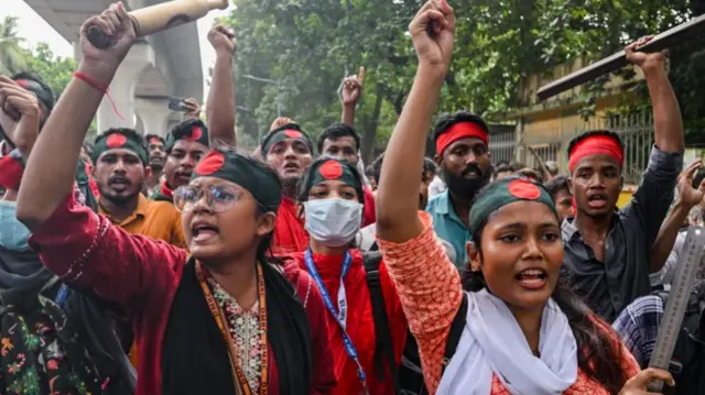 Protesters are blocking the Shahbagh intersection during a protest in Dhaka, Bangladesh, on August 4, 2024, to demand justice for the victims arrested and killed in the recent nationwide violence during anti-quota protests"