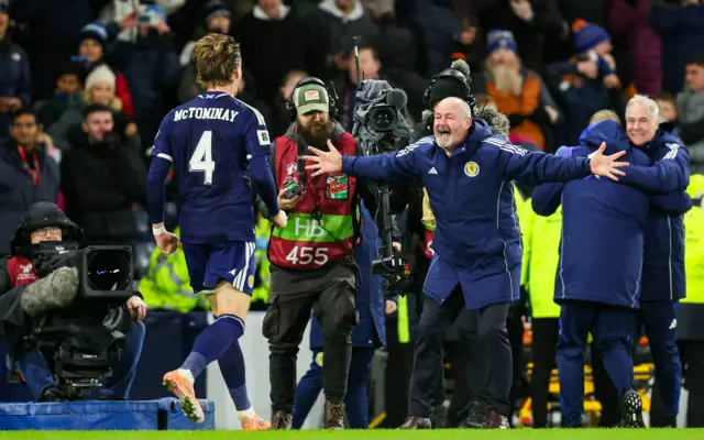 Steve Clarke celebrates with Scott McTominay