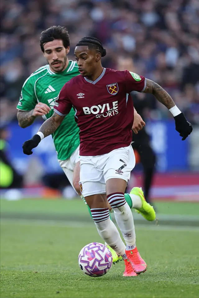 Crysencio Summerville and Sandro Tonali