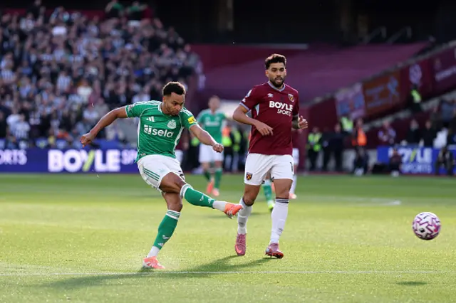 Jacob Murphy of Newcastle United scores
