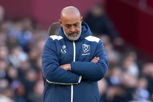 Nuno Espirito Santo reacts